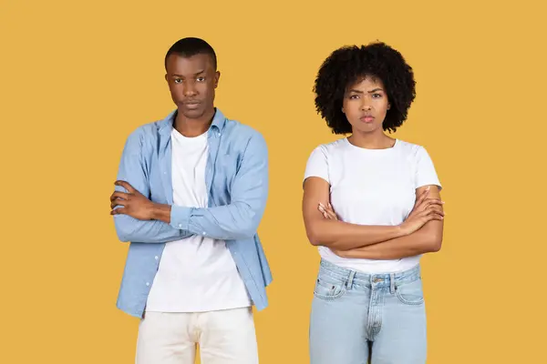 Angry Young African American Couple Stands Facing Camera Serious Expressions — Stock Photo, Image