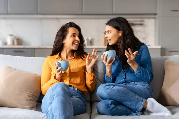 Engaged Warm Conversation Two Young Pretty Women Share Stories Coffee — Stock Photo, Image