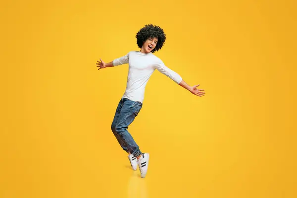 Young Funny African American Man Standing His Tiptoes Orange Background — Stock Photo, Image