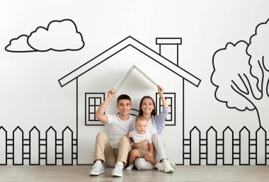 Ebeveynlerden ve küçük bebekten oluşan bir aile bir evin ayrıntılı çiziminin önünde yere oturur. Ev ortamında sanat eserlerini tartışmakla ya da takdir etmekle meşgul görünüyorlar..