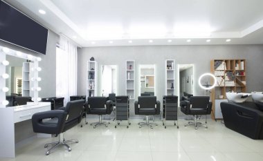 Lüks güzellik salonunda kuaförlük prosedürleri, panorama, boş alan