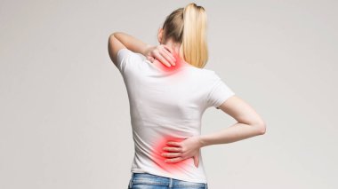 Omurga osteoporoz. Skolyoz. Sırttaki kadınlarda omurilik problemleri.