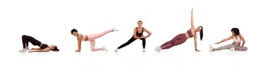 Beş kadın, iyi ışıklandırılmış bir fitness stüdyosunda güç ve esneklik göstererek farklı egzersiz rutinlerine girişirler. Her poz, çeşitli kas gruplarını hedef alan eşsiz egzersizleri vurgular..