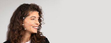 Yenilikçi yüz tanıma teknolojisi, yüz işaretli bir kadın profili sergiliyor, tanımlama becerilerini vurguluyor ve güvenlik önlemlerinde teknolojinin gelişimini vurguluyor.