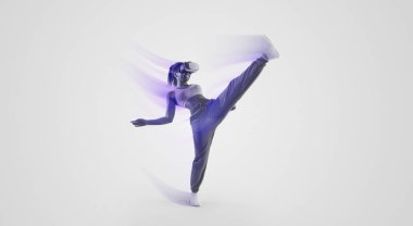 Meta evrende egzersiz yapan, sanal gerçeklik gözlüğü takan, pembe neon arka plan kullanan Afro-Amerikan bir kadın. Sanal gerçekliği keşfeden kadın video oyunları