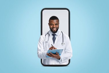 Beyaz cüppeli, steteskoplu siyah bir doktor beyaz üzerine hafıza kaybı yaşıyor.