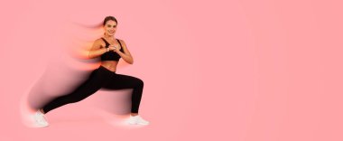 Atletik kıyafetli genç bir kadın yumuşak pembe bir arka plana karşı hamlesini yapıyor. Sportif tavrı aktif bir yaşam tarzını yansıtıyor. Zindelik ve refahı vurguluyor..