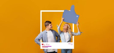 İki genç insan canlı turuncu bir arkaplana karşı duruyor, neşeyle büyük bir baş parmak işareti sergiliyorlar. Online ilişki ve içerik yaratma ruhunu somutlaştırıyorlar..