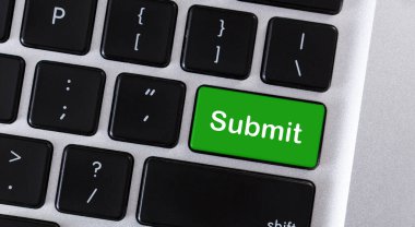 Bilgisayar tuş takımının yeşil düğmesine sözcük gönder