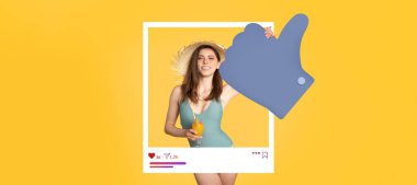 Şık bir mayo giymiş genç bir kadın ferahlatıcı bir içecekle poz verirken, parlak sarı bir arka plana başparmak sallıyor. Kendine güveni ve yaz neşesi yayıyor, sosyal medya için mükemmel..