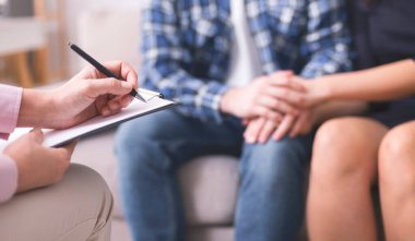 Etkili tedavi. Psikolog, yeniden bir araya gelen genç ailenin, boş alanın sonuçlarını özetliyor