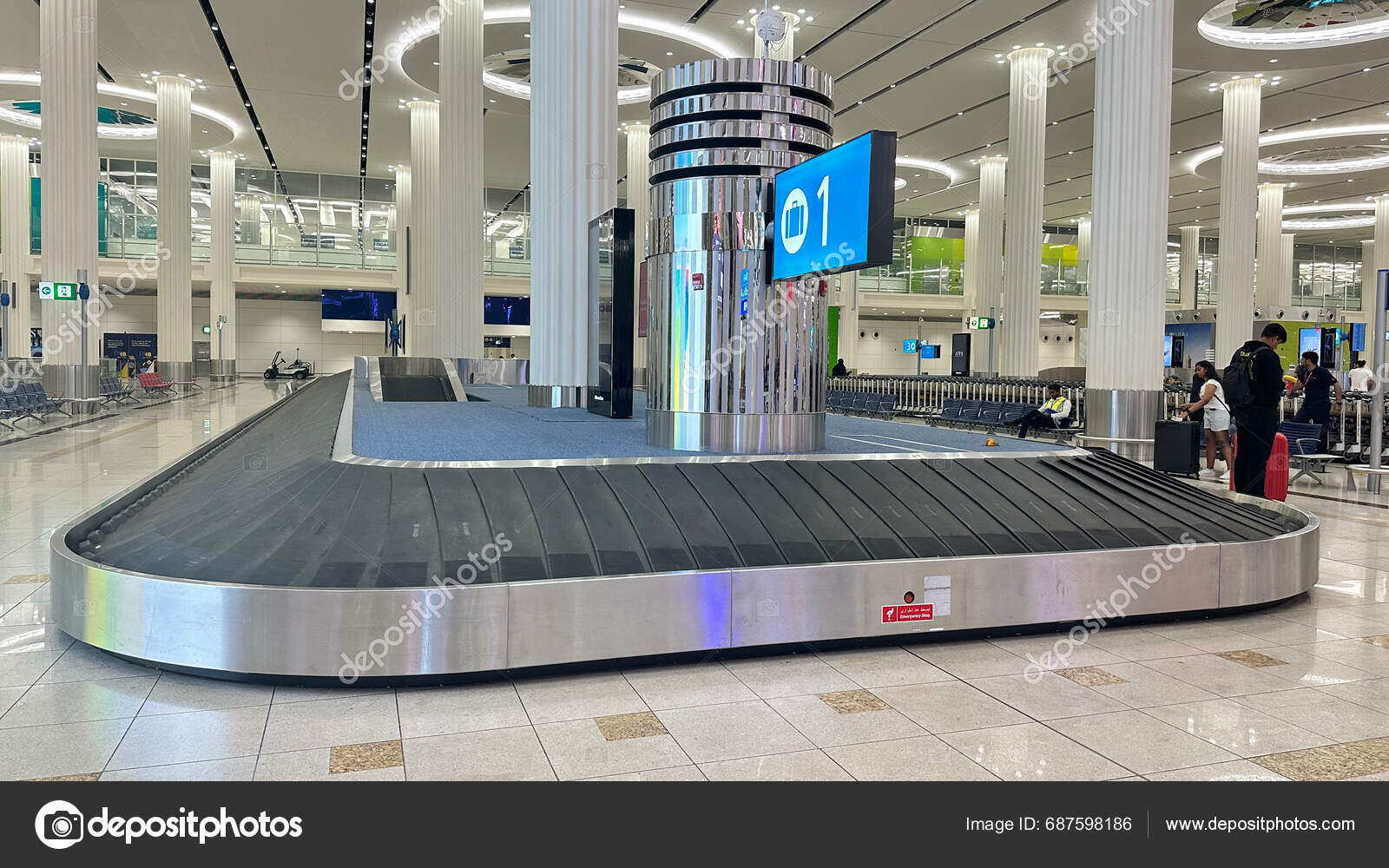 Busy Scene Dubai Airport's Luggage Conveyer Filled Awaiting Travelers Stock Editorial Photo