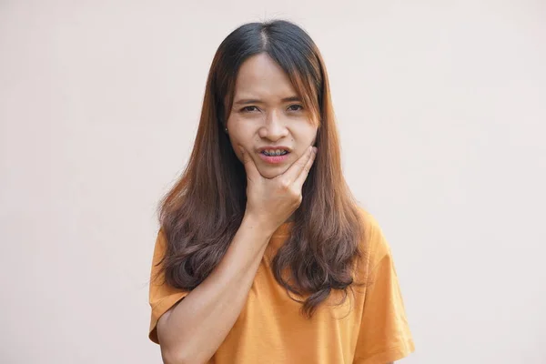 Mulher Asiática Com Uma Dor Dente — Fotografia de Stock