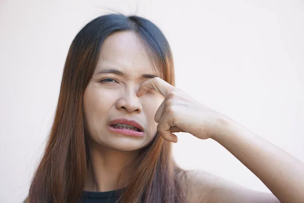 Kobieta Odczuwająca Ból Okolicy Oka — Zdjęcie stockowe