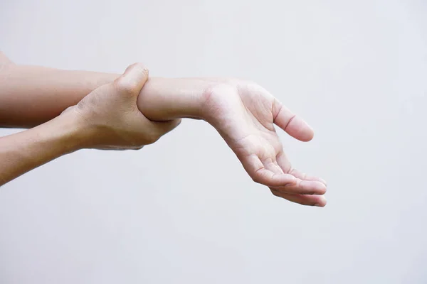 Kvinna Har Muskelsvaghet Armar Och Händer — Stockfoto