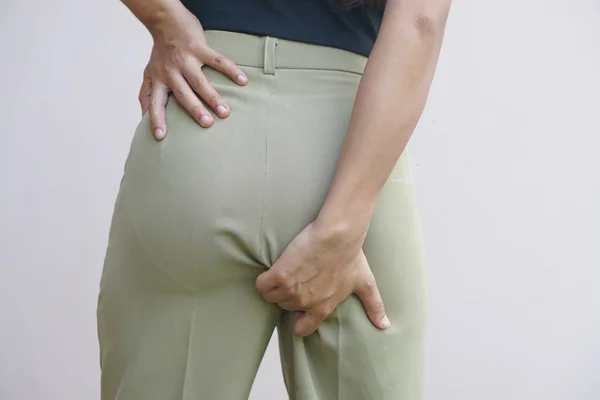 Asian Woman Having Ass Itch Due Fungus — Fotografia de Stock