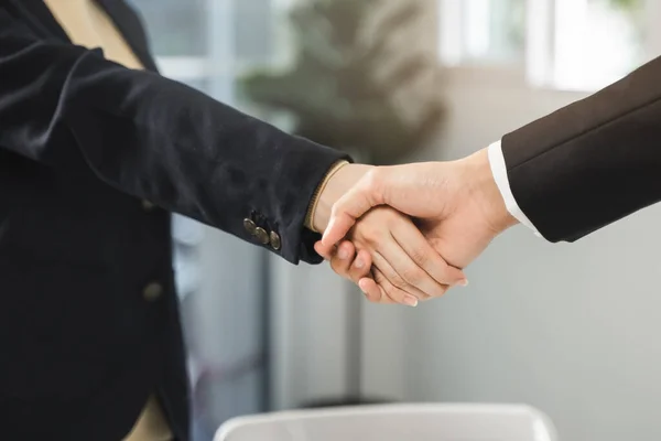 Two Businessmen Handshaking Meeting Final Project Agreement Deal Done — ストック写真