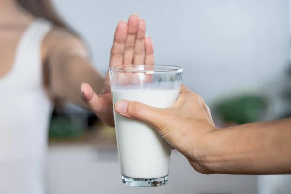 Person Deny Drink Milk Because Lactose Tolerance — Stock Photo, Image