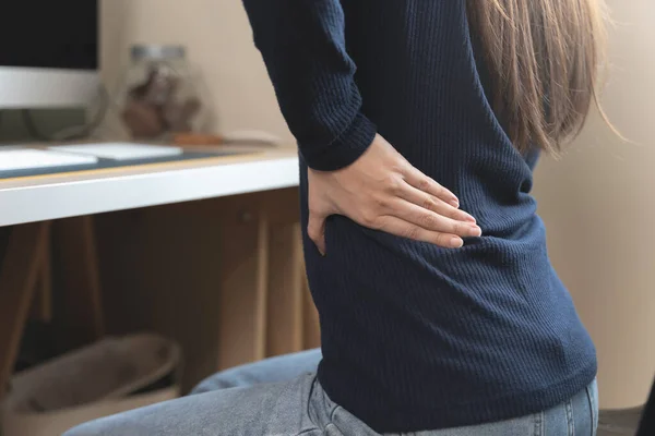 Office Syndrome Problem Person Have Backache Sitting Long Time — ストック写真