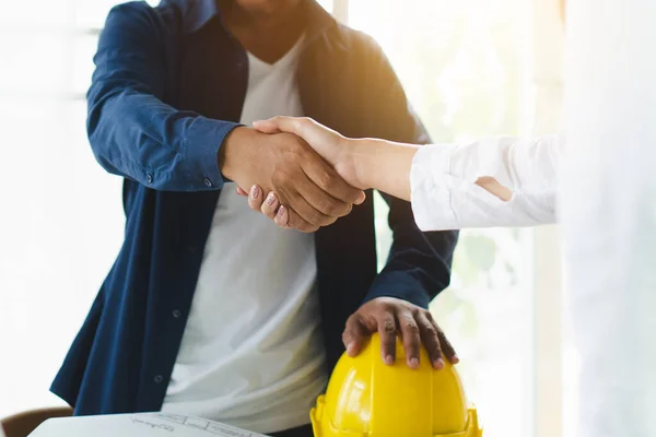 Successful Deal Male Architect Shaking Hands Client Construction Site Confirm — Zdjęcie stockowe