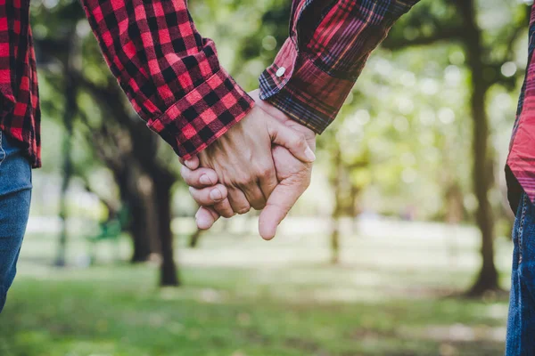 Close View Hands Two Lovers Holding Hands Together Walking Park — Stock Photo, Image