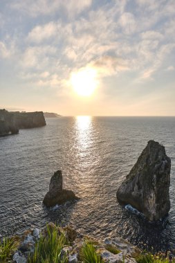 Cehennem uçurumlarında gün batımı (acantilados del kafir), Asturias, İspanya