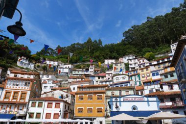 Cudillero, Asturias, İspanya 'da balıkçı köyü.