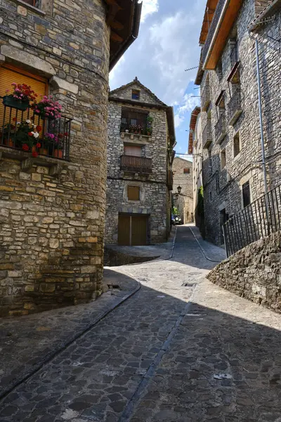 Boltaa, Huesca, Aragon, İspanya 'daki San Pedro apostol Kilisesi.