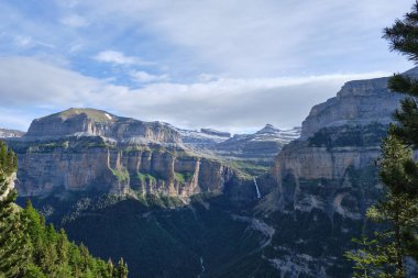 Circo de Cotatuero, Senda de Cazadores (Avcı Yolu), Parque Nacional de Ordesa y Monte Perdido, Huesca, Aragon