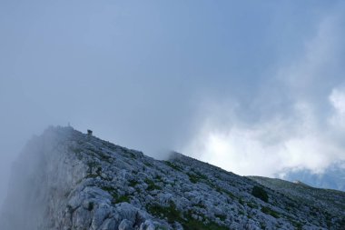 Castillo Belediye Başkanı 'nın Zirvesi' nin Rocky sırtı Aragonlu Pireneler Dağı, Sobrarbe, Aragon.