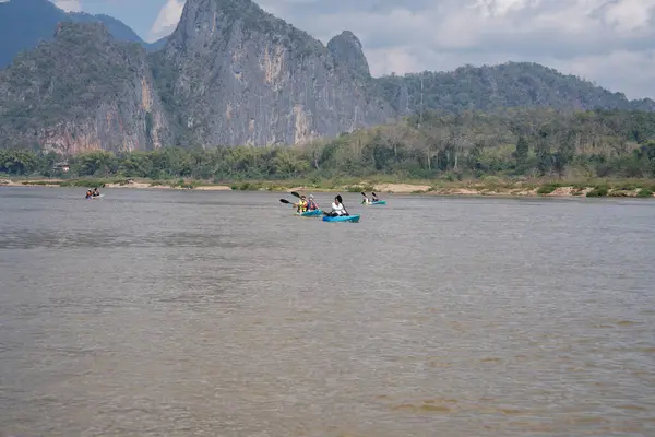 Laos Güneydoğu Asya 'daki Luang Prabang' ın Mekong Nehri çevresindeki manzara.
