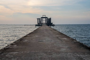 Okyanus Sığınağı Chittaphawan Keşiş Koleji Tayland 'da Naklua Bölgesi Chonburi