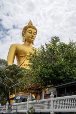 Tayland Tapınağı Wat Paknam Bhasicharoen 'in Büyük Buda' sı.