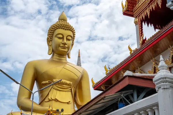Tayland Tapınağı Wat Paknam Bhasicharoen 'in Büyük Buda' sı.