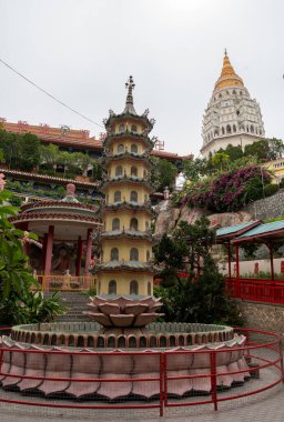 Malezya, Penang, Güneydoğu Asya 'daki George Town' dan Çin Budist Tapınağı Kek Lok Si