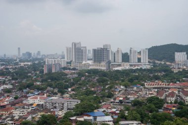 Çin Budist Tapınağı Kek Lok Si 'den Penang, Malezya' daki George Town şehrine 