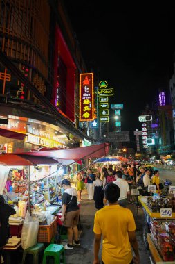 Bangkok Çin Mahallesi Tayland 'daki Yaowarat Yolu' nda sokak yaşamı ve atmosfer