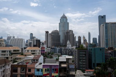 Tayland 'ın güneydoğu Asya bölgesindeki Bangkok şehrinin çatısı manzaralı.