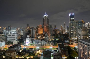 Tayland 'ın güneydoğu Asya bölgesindeki Bangkok şehrinin çatısı manzaralı.