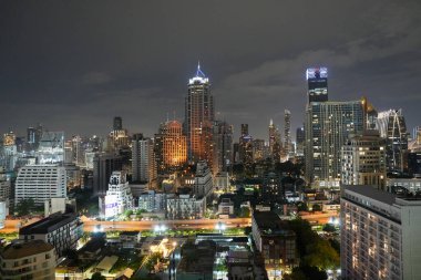 Tayland 'ın güneydoğu Asya bölgesindeki Bangkok şehrinin çatısı manzaralı.