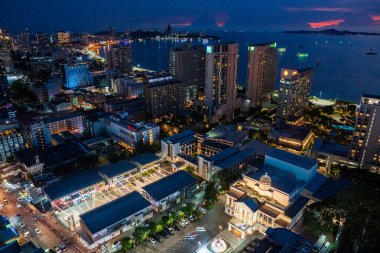 Tayland ve Asya 'daki Pattaya Bölgesi Chonburi' nin şehir ve binalarına bakın.