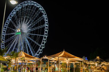 Asya 'nın dönme dolabı. Bangkok Tayland Asya' nın nehir kenarı.