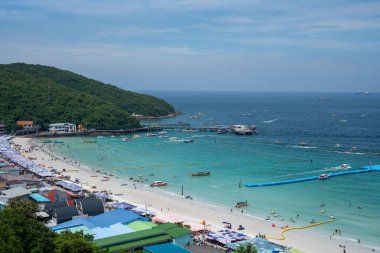 Tayland 'da Pattaya Bölgesi Chonburi yakınlarındaki Koh Larn Adası, Sony ILCE-7M4 ve Sony Lens FE 24-70mm F / 2.8 GM II ile fotoğraflanmıştır.