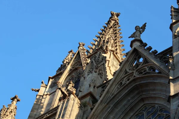 圣十字座堂和圣欧拉利亚或巴塞罗那主教座堂的细节 西班牙巴塞罗那 — 图库照片