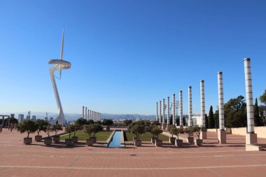 Barcelona, İspanya 'daki Parc Olimpiyatları' nda haberleşme kulesi