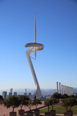 Barcelona, İspanya 'daki Parc Olimpiyatları' nda haberleşme kulesi