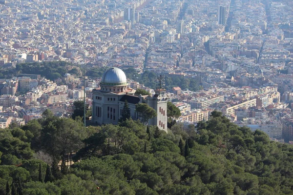 Вид Маленькую Церковь Горы Тибидабо Барселона Испания — стоковое фото