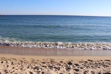 İspanya 'nın Barselona sahilinde dalgalar