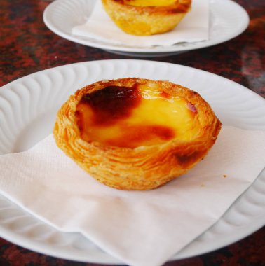 Tipik Portekiz tatlıları, pasteis de nata