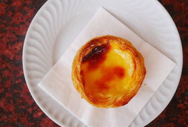Tipik Portekiz tatlıları, pasteis de nata